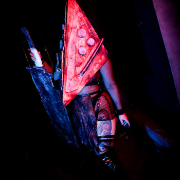 SET HD piramid head horny