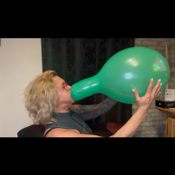 Danny blow to pop *Knax* balloon