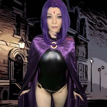 Raven Cosplay in City Scapes