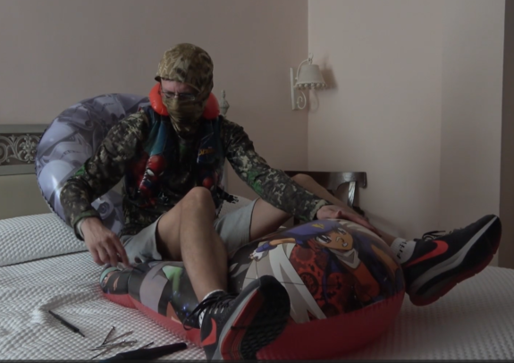 Inflatable Starwars Swimring and comic Boat Pop