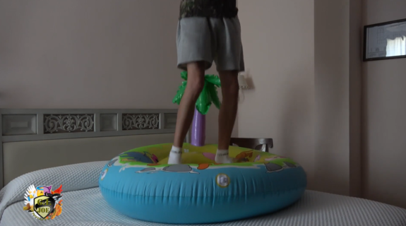 Inflatable Winnie island Pop and shredding