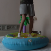 Inflatable Winnie island Pop and shredding