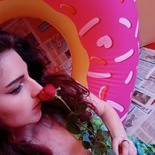 Veronica and Lera shooting with Guess ring and donutheart