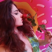 Veronica and Lera shooting with Guess ring and donutheart