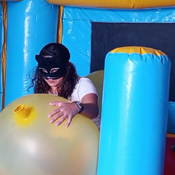 Big balloons, sexy woman, big inflatable !!! (non pop)