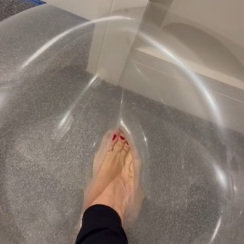 Georgous jayne with size 4 feet