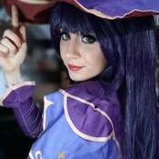 Mona Genshing Csoplay