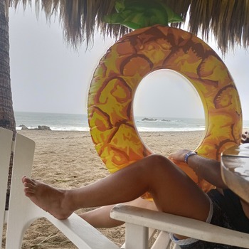 Julie mouth Blow on vacations