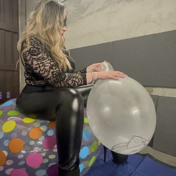 AMY 04 - Blow to pop