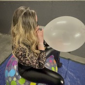 AMY 04 - Blow to pop