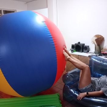 Biggest beachball mouth blow by Ary!!!!