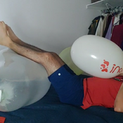 Blowing up 4 balloons in 36 minutes !! non pop!!