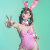 Momo Ayase 30 Fotos HD - 3 photosets (Uniforme - Bunny - Alien)