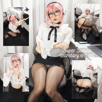 Super Sonico secretary set