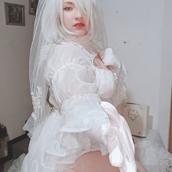 2b bride selfis
