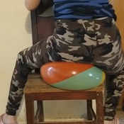 Beach ball sit to pop militar leggins