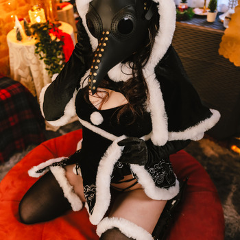 Christmas Plague Doctor Pinup (Lewd)