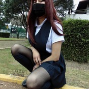 Colegiala flaquita chilena (65 fotos FHD)