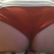 Destroy beach ball minni with my ass