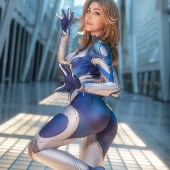 Invisible Woman (33 photos)