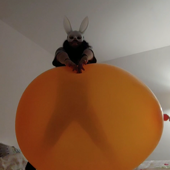 Poppping balloons party by Ary!!!