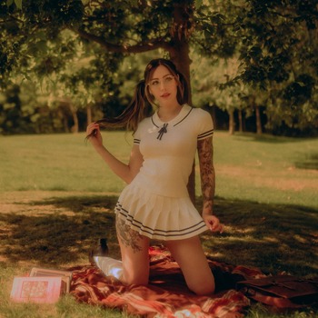 School Girl Park (40 photos)