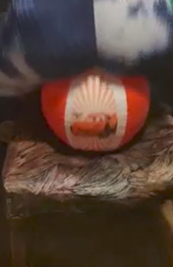 2 Little beach ball sit pop