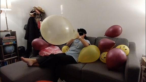 Blowing up balloons (non pop) Ary 2026