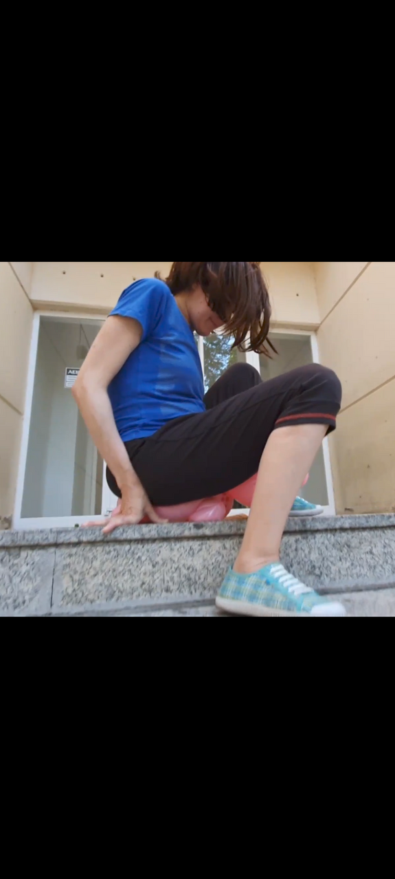 Inflate and explode inflatable pig