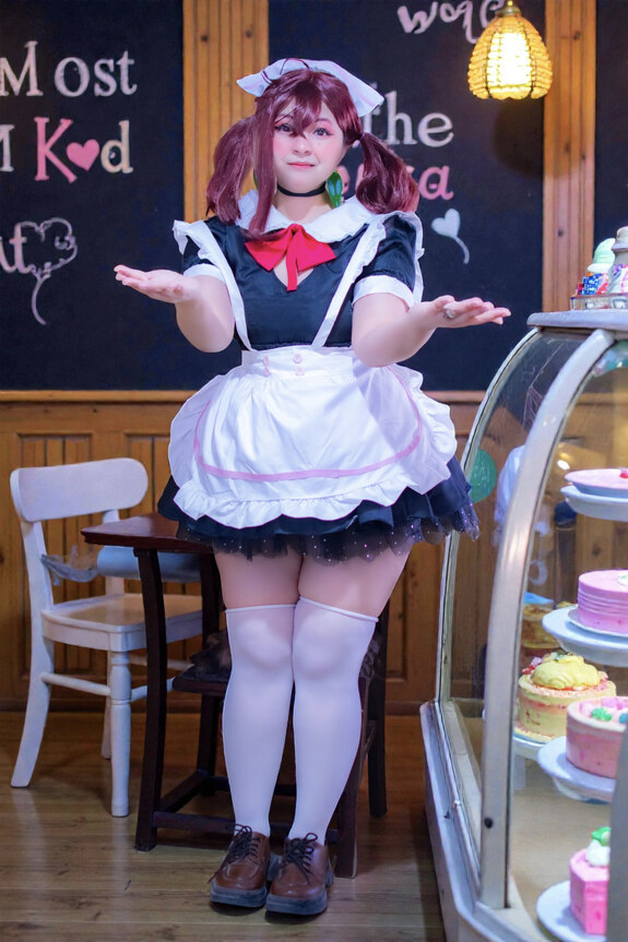 momo ayase maid