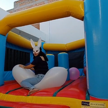 Pop balloons in the inflatable castle 2026 by Ary!!!! (roomtex cattex unique)