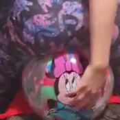 Sit to pop 2 Beachballs mickey