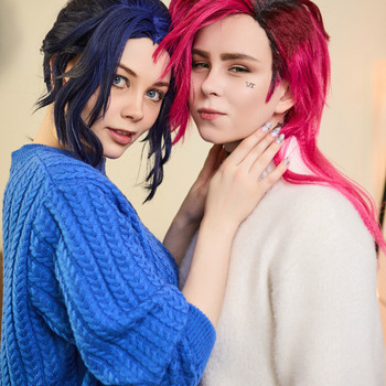Caitlin and Vi - Christmas