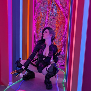 fanservice - Cyberpunk Sombra in shorts - Overwatch