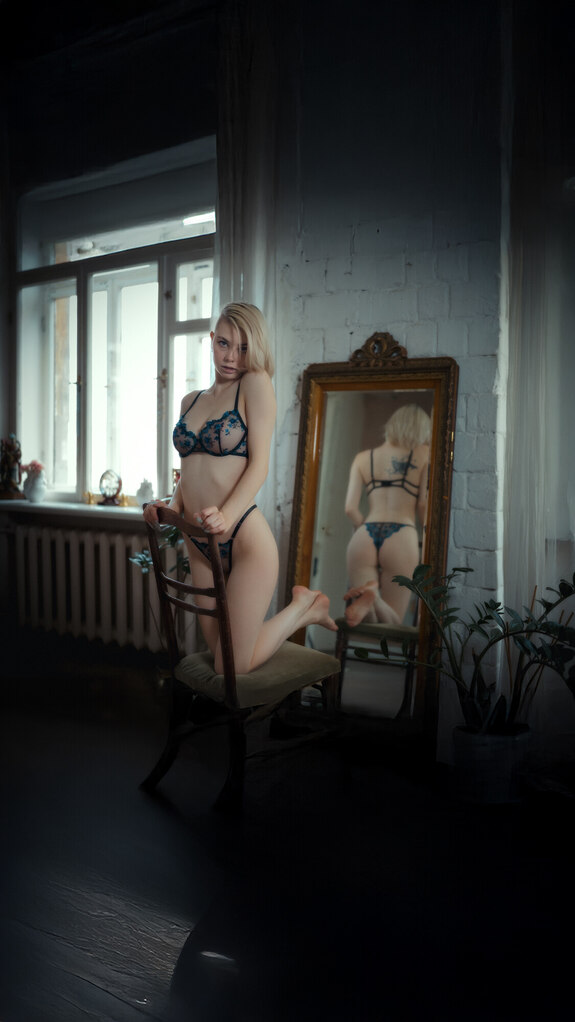 Home - Arthouse - Blue Flowers