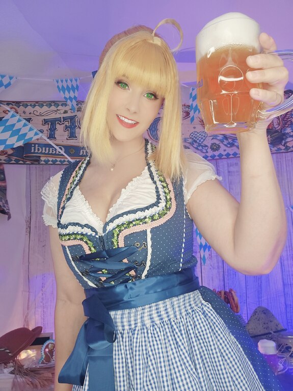 Oktoberfest with Artoria - Selfieset