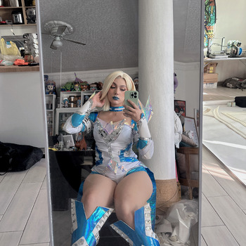 SELFIES Emma Frost - 99 fotos