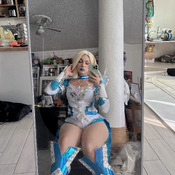 SELFIES Emma Frost - 99 fotos