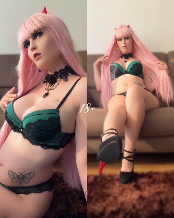 Zero Two Green Set